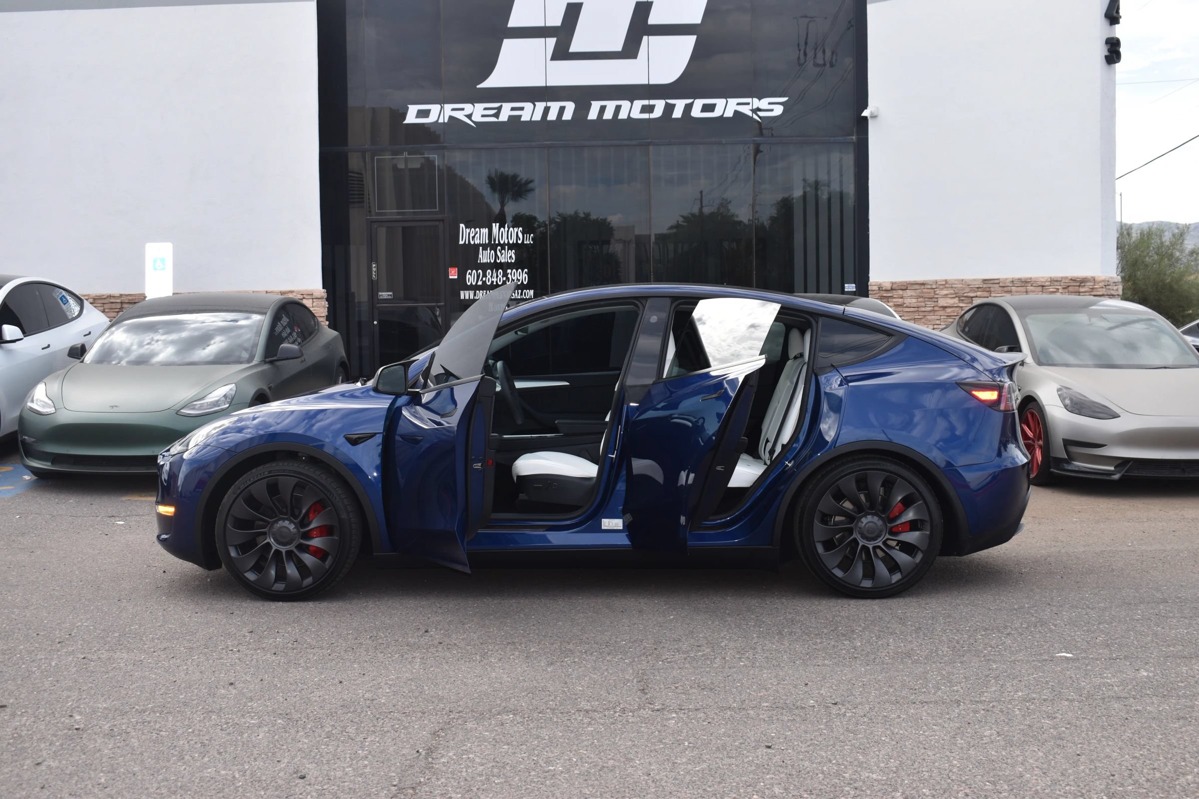 Used 2024 Tesla Model Y Performance AWD/4WD image 7