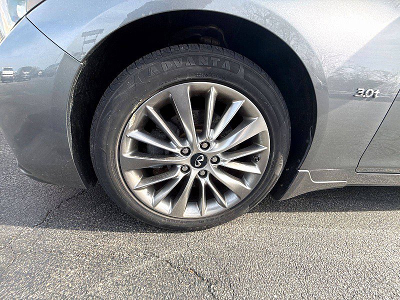 Used 2019 INFINITI Q50 Luxe w/ Essential Package (3.0T Luxe) AWD/4WD image 14