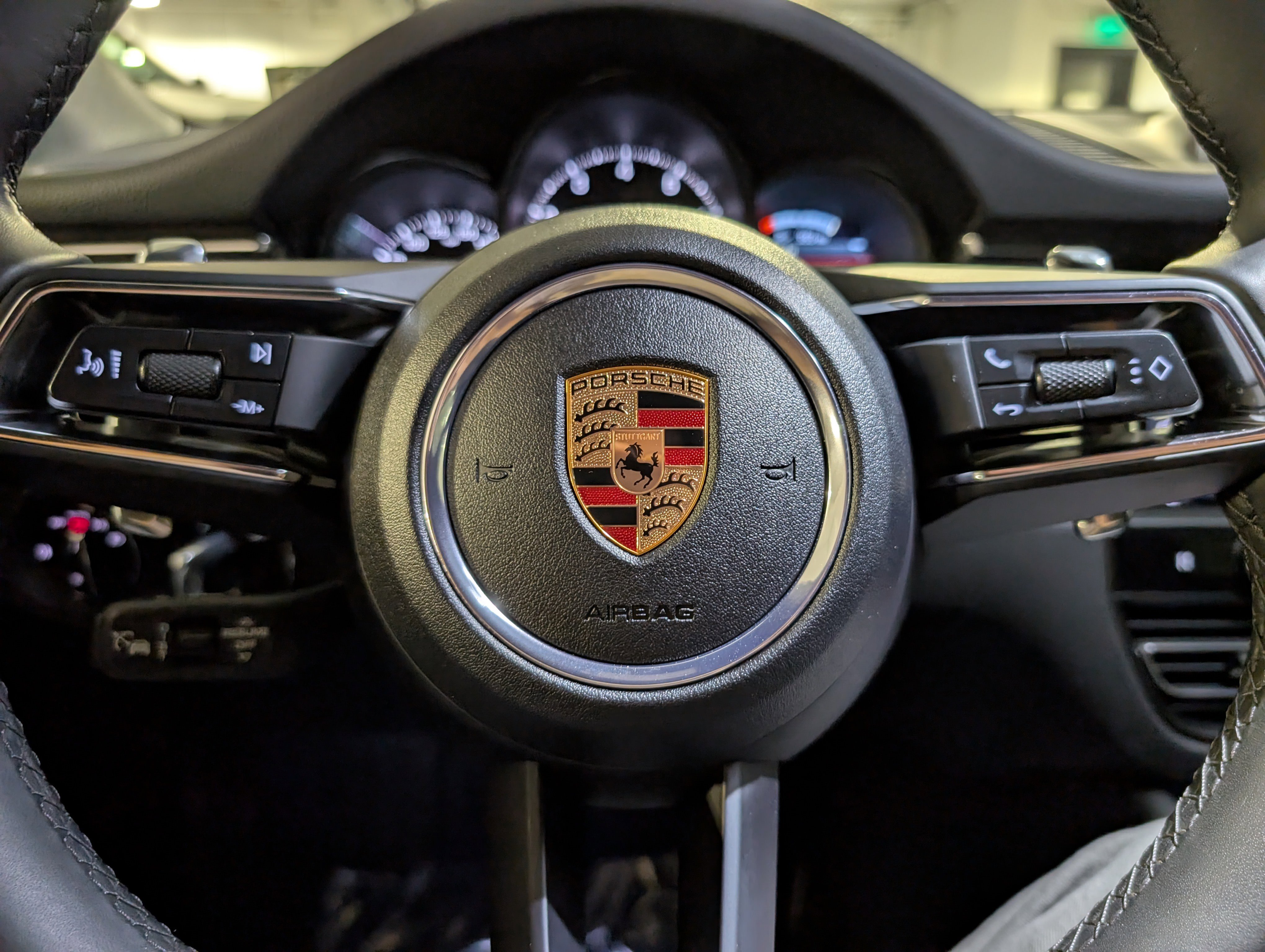 Certified 2025 Porsche Macan image 29