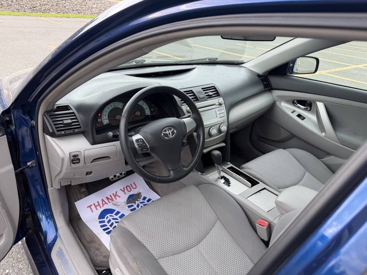 Used 2010 Toyota Camry SE FWD image 7
