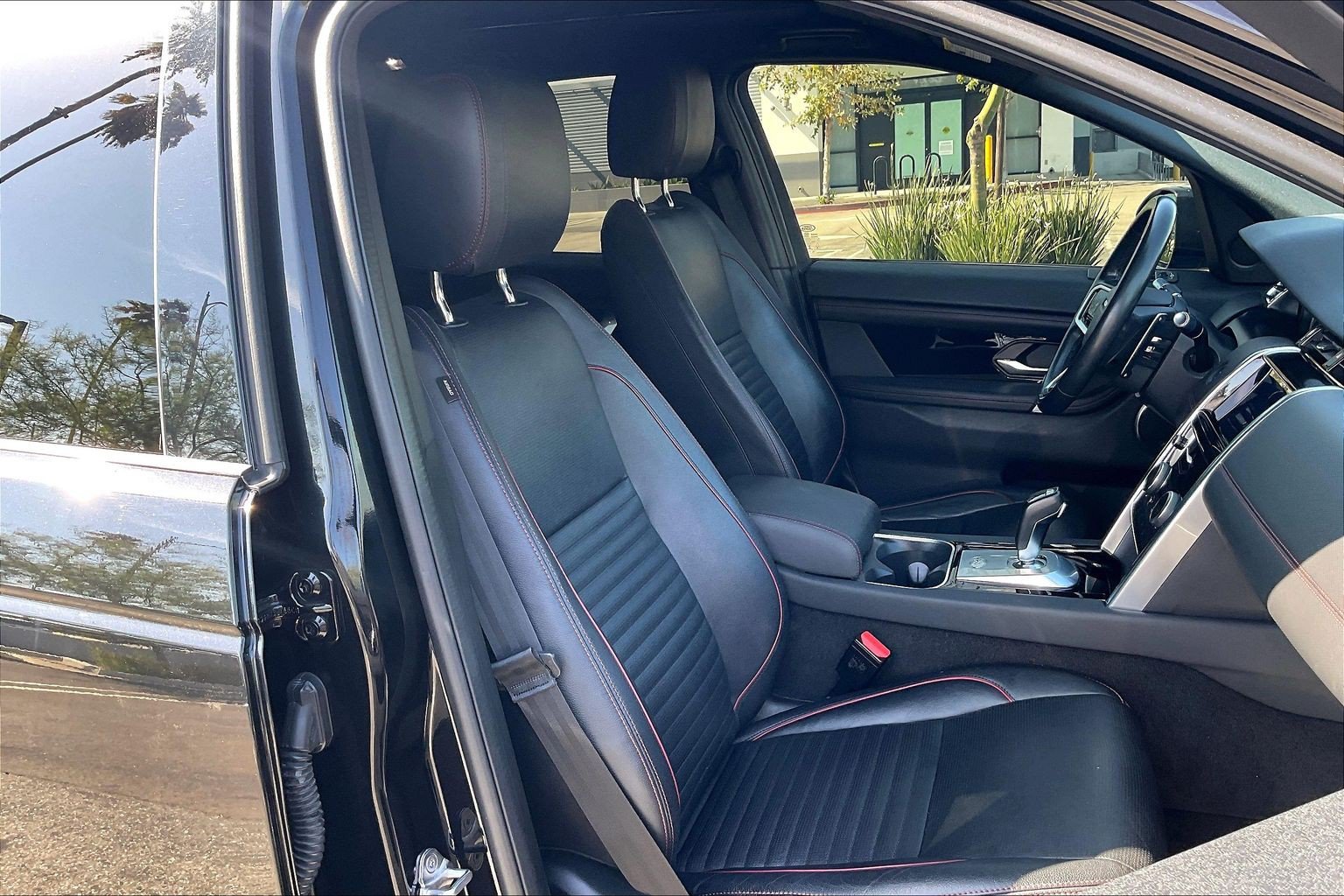 Certified 2022 Land Rover Discovery Sport S R-Dynamic AWD/4WD image 7