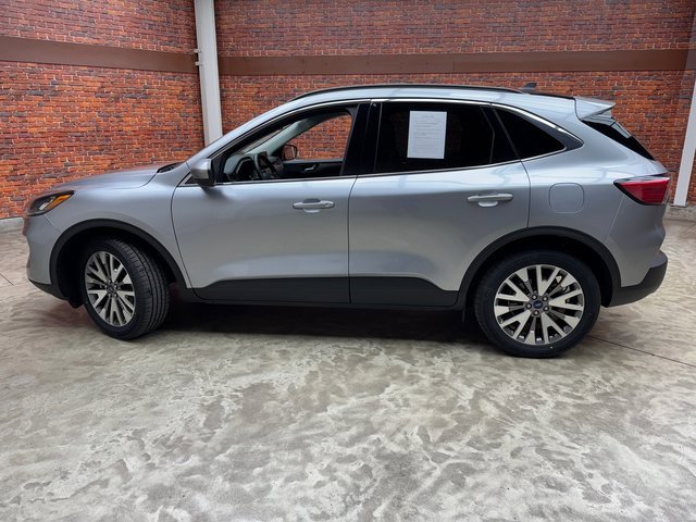 Certified 2022 Ford Escape Titanium w/ Class II Trailer Tow Package video 2