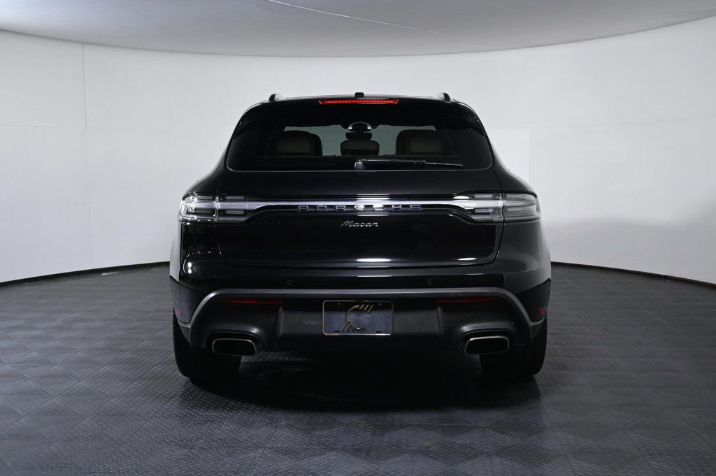 Certified 2024 Porsche Macan image 6