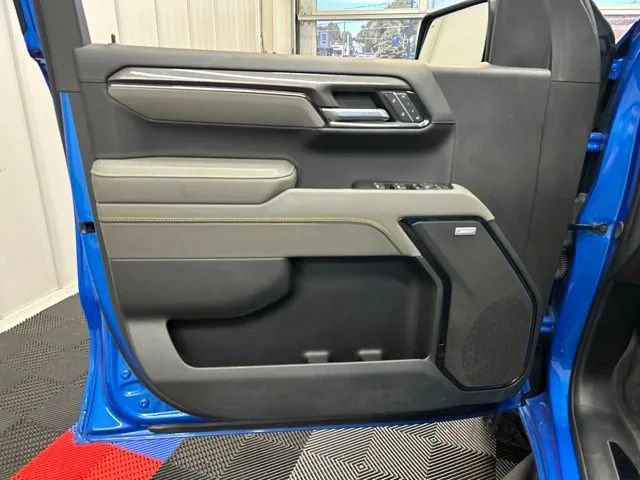 Used 2025 Chevrolet Silverado 1500 ZR2 w/ Technology Package AWD/4WD image 8
