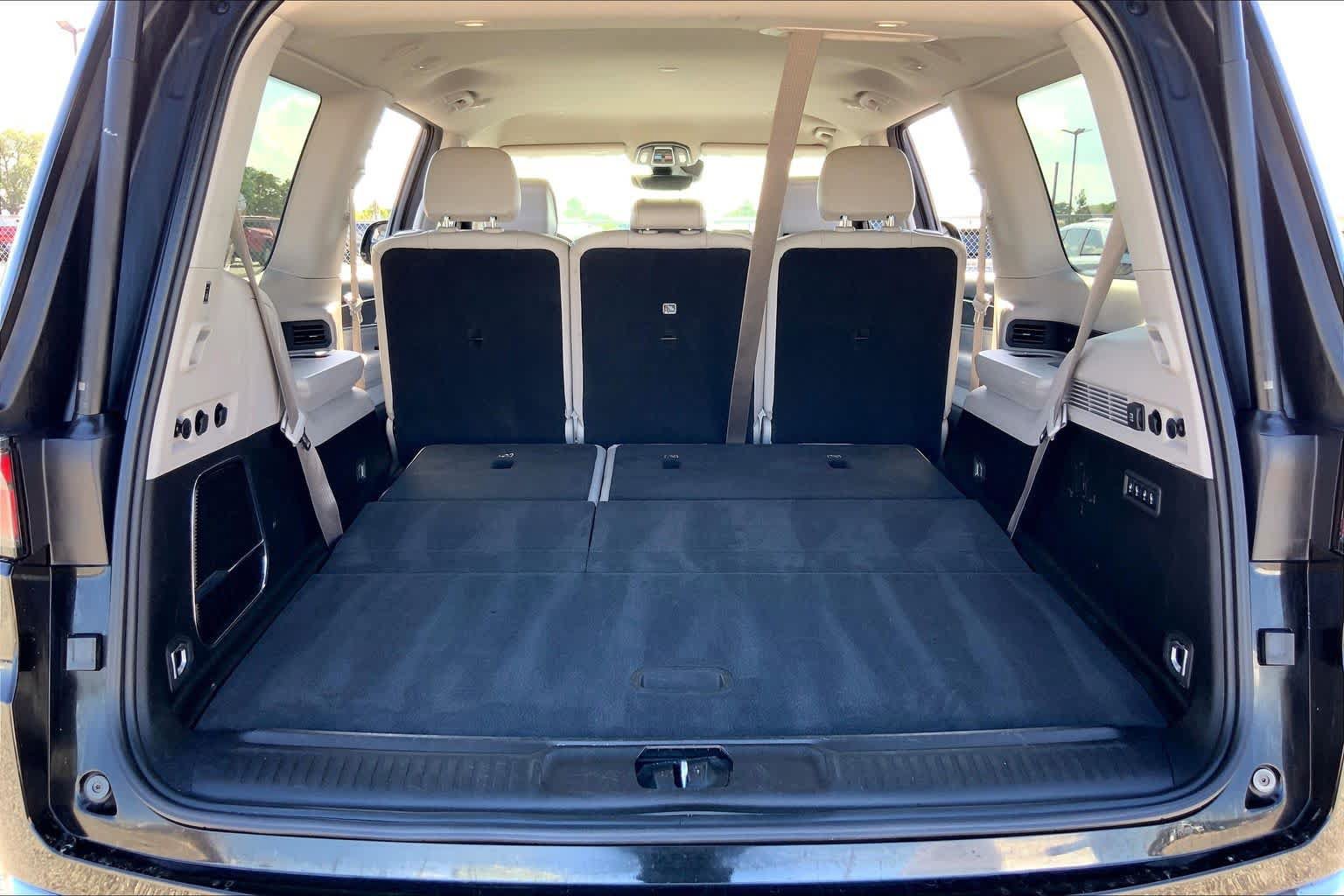 Used 2024 Jeep Wagoneer Series II w/ Flexible Seating Group RWD image 34