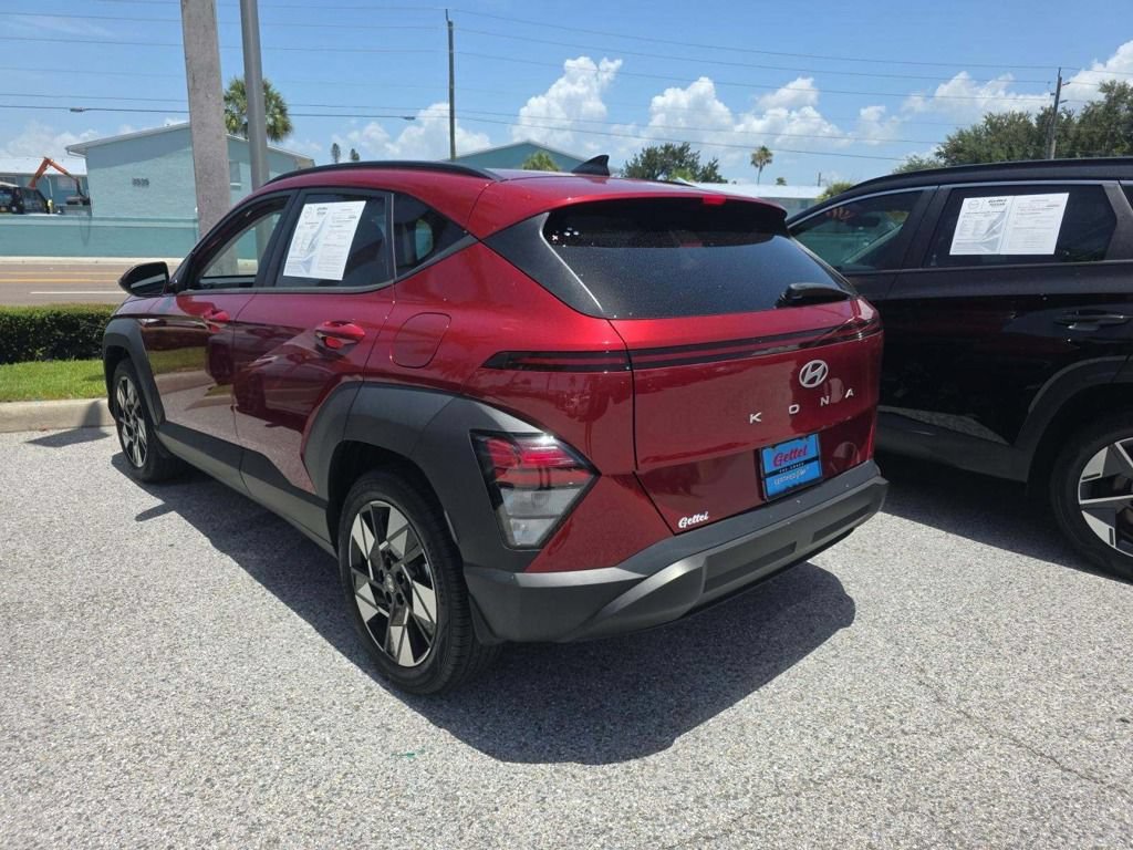 Used 2024 Hyundai Kona SEL FWD image 2