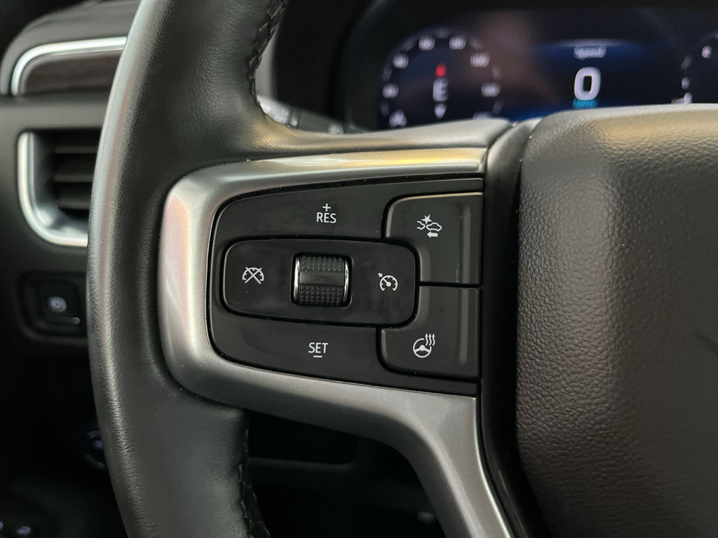 Used 2024 Chevrolet Suburban LT w/ Luxury Package RWD image 20