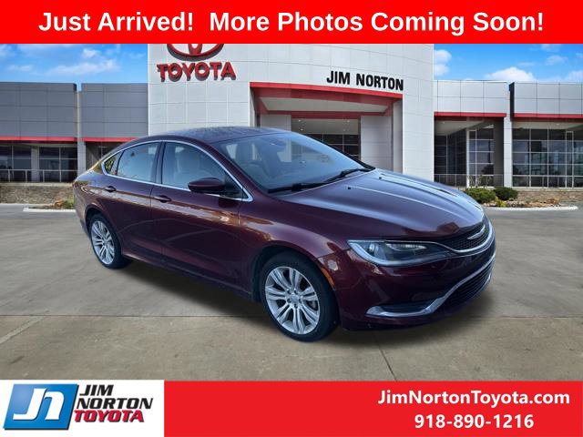 Used 2015 Chrysler 200 Limited w/ Convenience Group FWD image 1