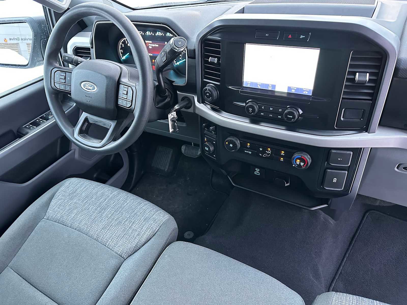 Used 2023 Ford F150 XLT w/ Trailer Tow Package image 11