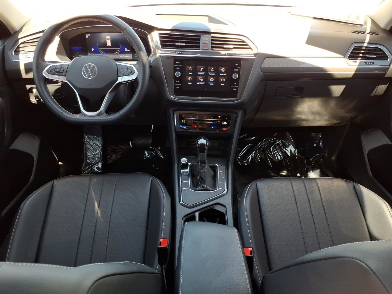 Certified 2022 Volkswagen Tiguan SE FWD image 23