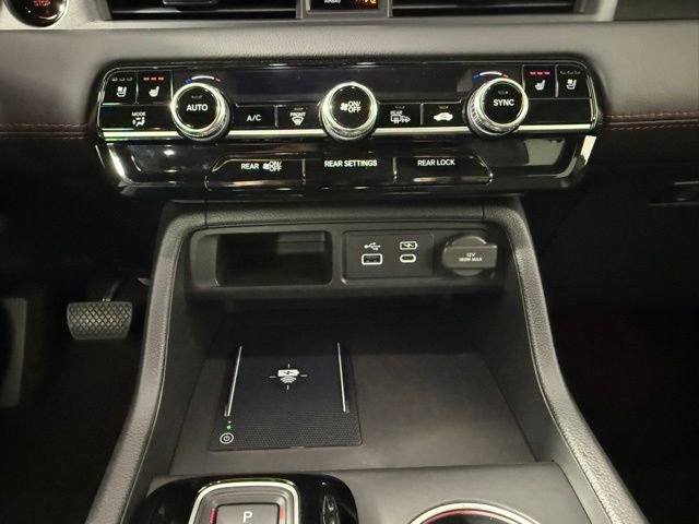 Used 2025 Honda Pilot Black Edition image 24