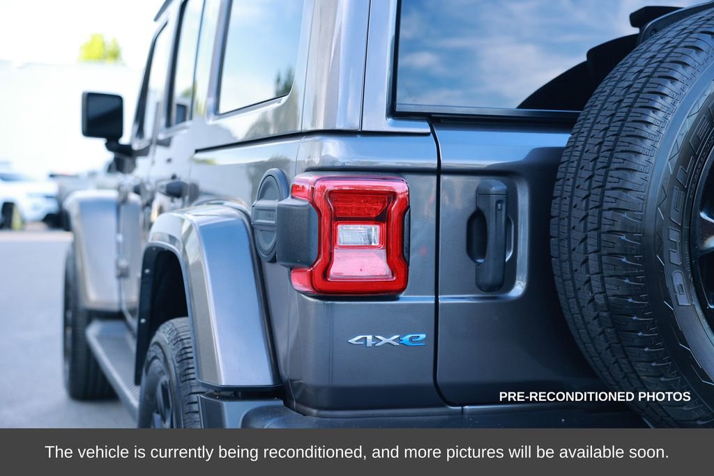 Used 2021 Jeep Wrangler Unlimited Sahara w/ Cold Weather Group image 13