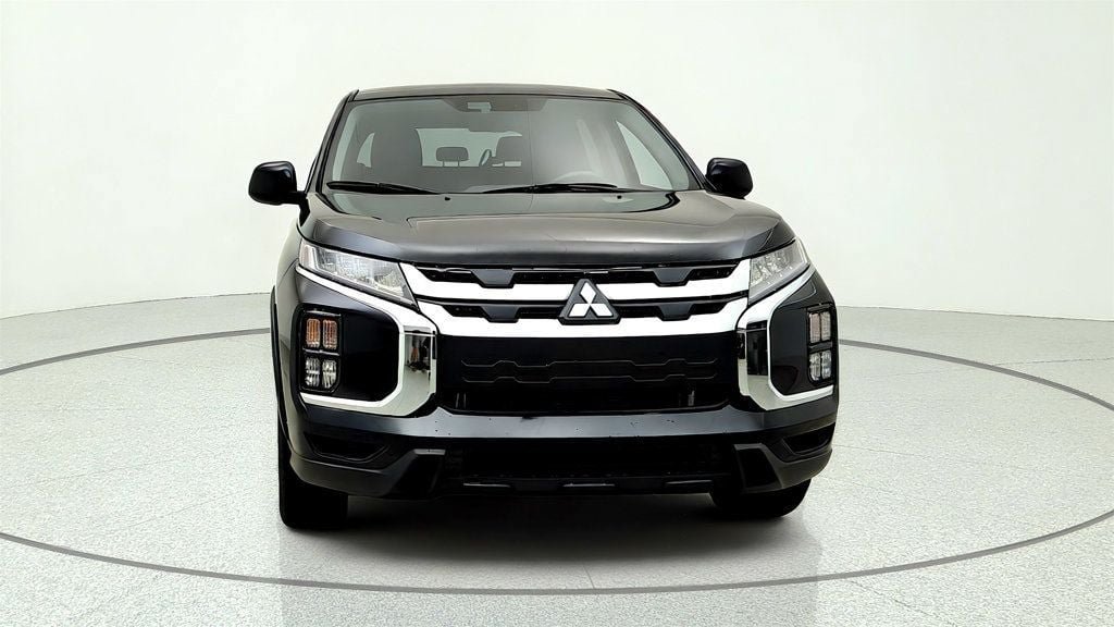 Used 2025 Mitsubishi Outlander Sport LE AWD/4WD image 2