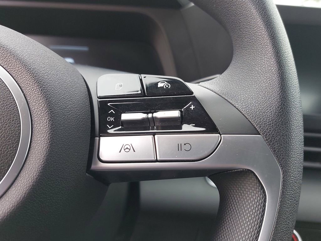 Certified 2025 Hyundai Elantra Hybrid FWD image 17