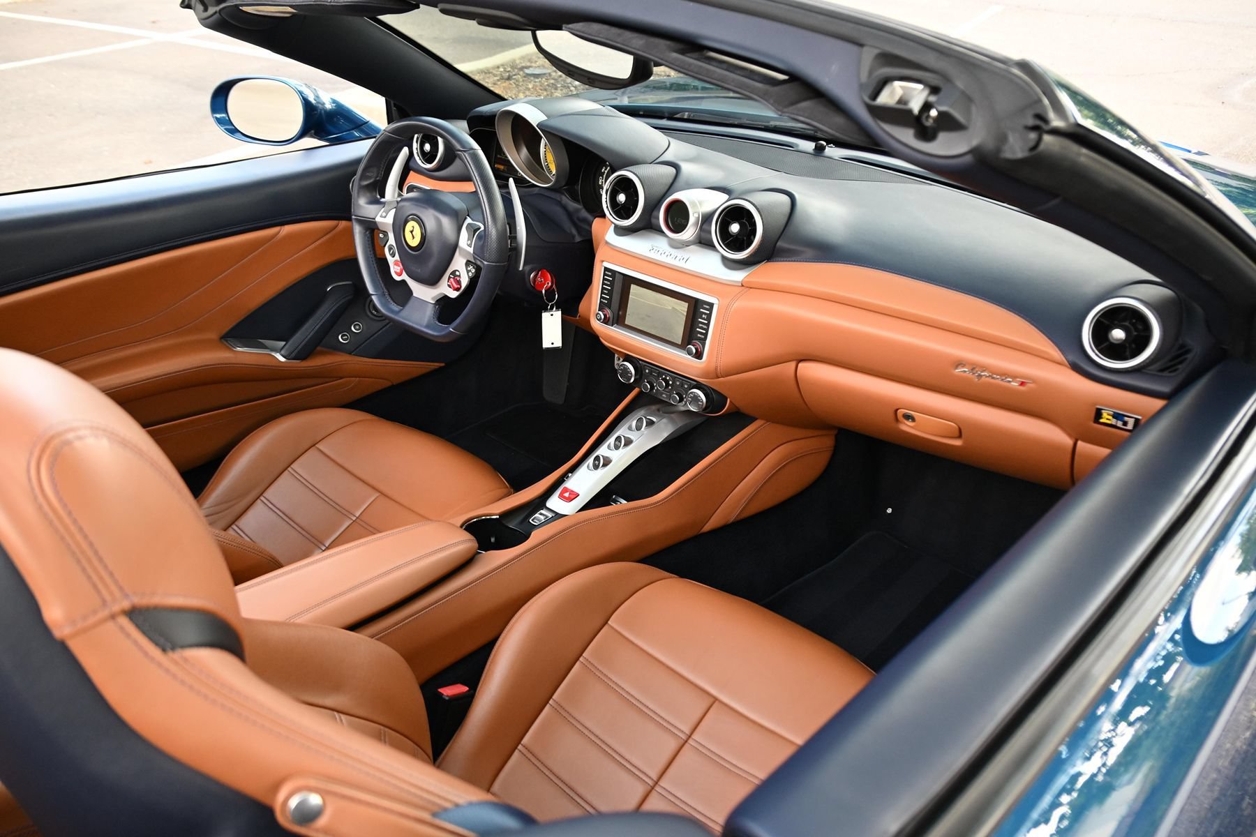 Used 2015 Ferrari California T RWD image 46