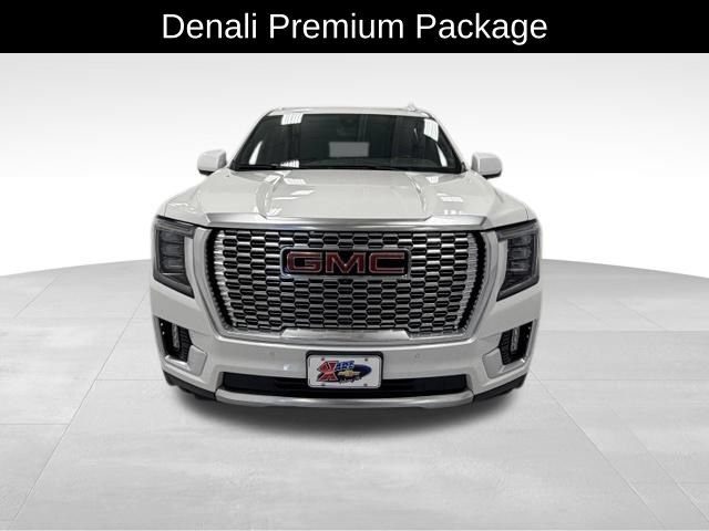 Certified 2022 GMC Yukon XL Denali w/ Denali Premium Package AWD/4WD image 9