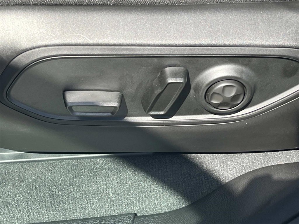 New 2025 Jeep Grand Cherokee Limited w/ Black Appearance Package image 11