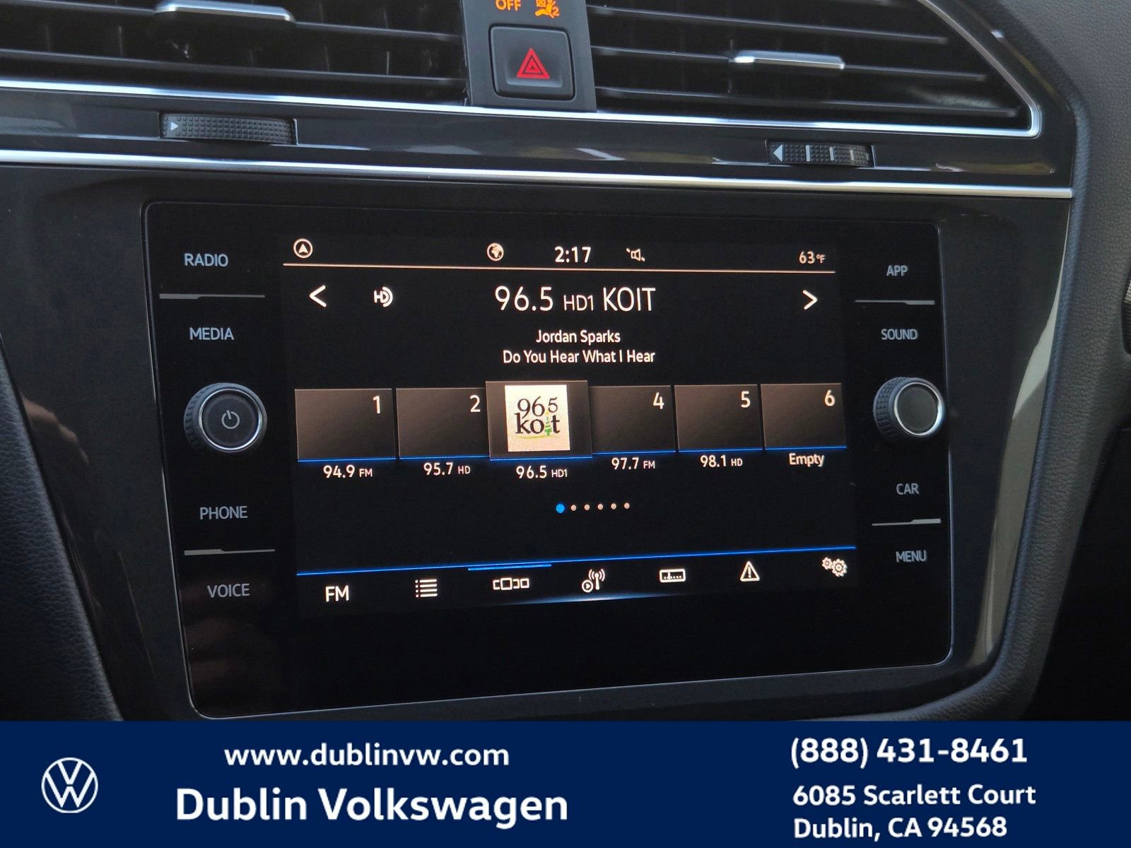 Certified 2022 Volkswagen Tiguan SE w/ Panoramic Sunroof Package image 16