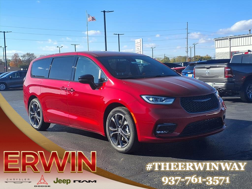 New 2026 Chrysler Pacifica Select image 1