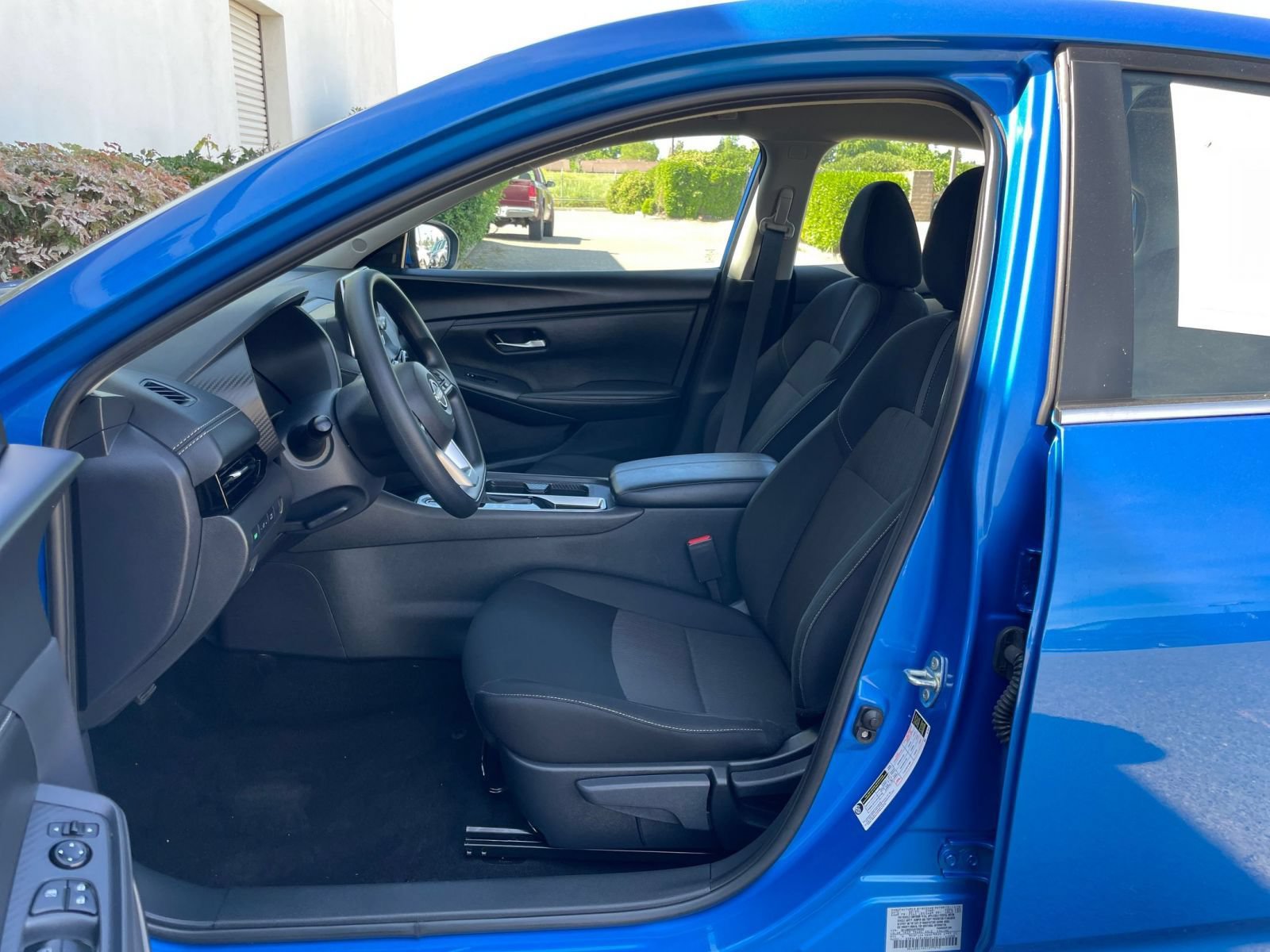 Used 2025 Nissan Sentra SV FWD image 27
