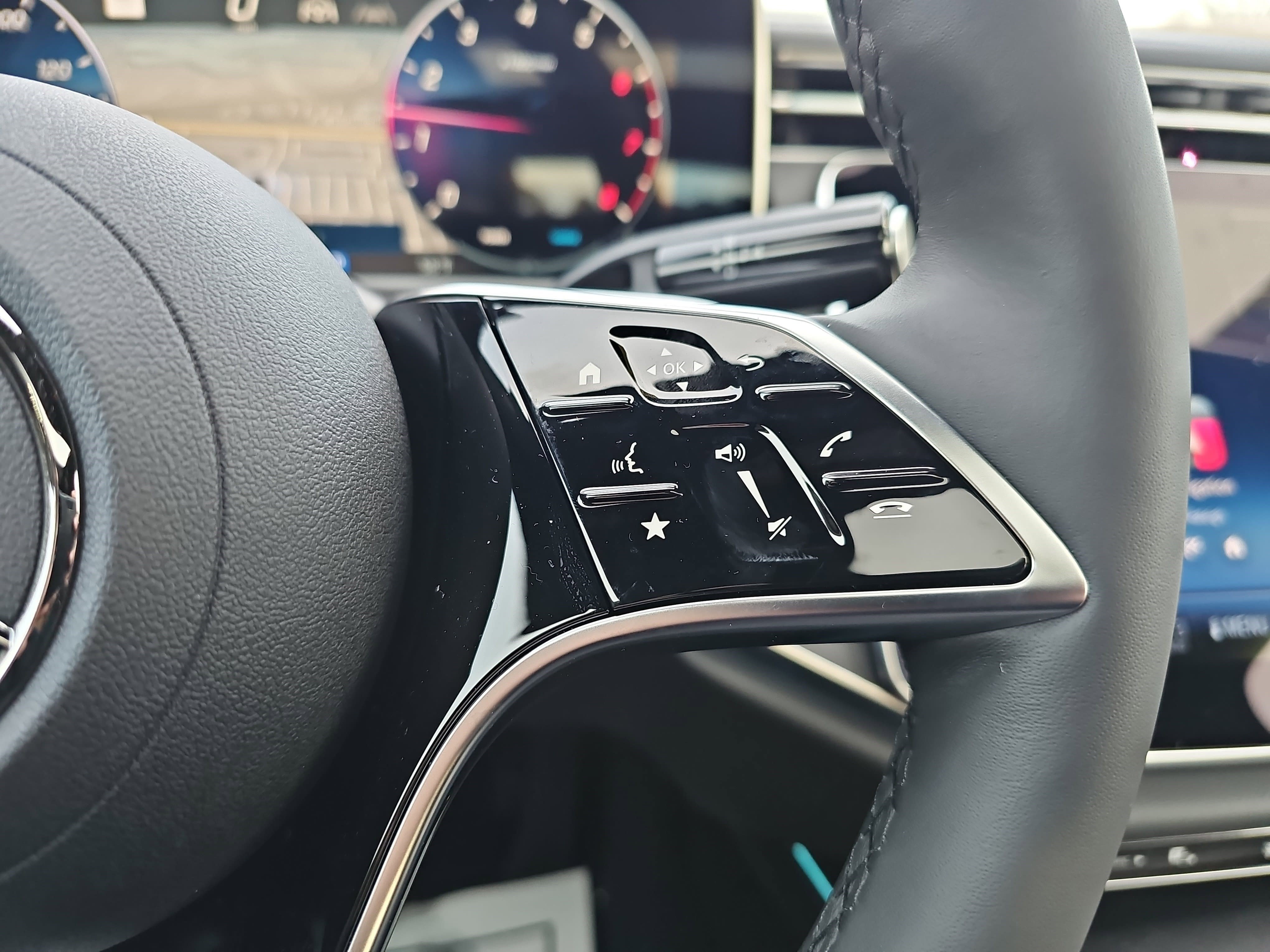 New 2026 Mercedes-Benz E 350 4MATIC Sedan image 19