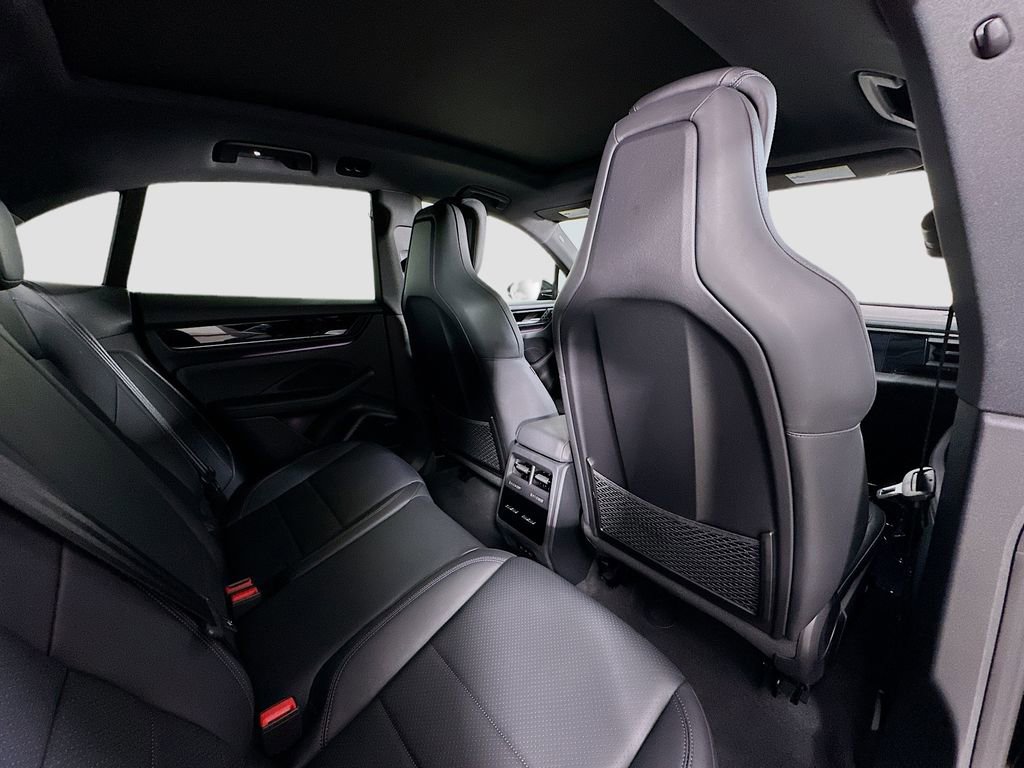 Used 2025 Porsche Macan 4S Electric image 30