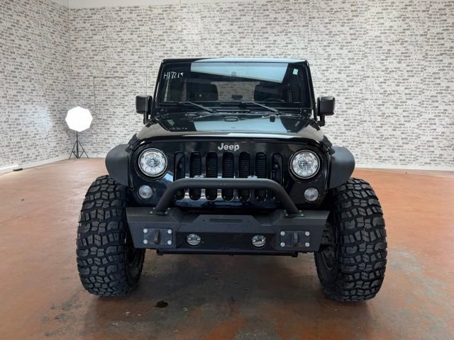 Used 2017 Jeep Wrangler Unlimited Rubicon w/ Connectivity Group AWD/4WD image 2