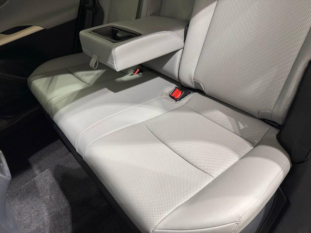Certified 2021 Toyota Venza Limited w/ Advanced Technology Package AWD/4WD image 23