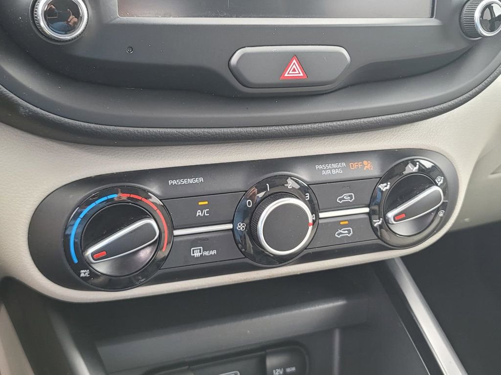 Used 2022 Kia Soul LX image 15