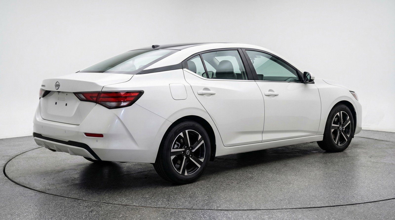 Used 2025 Nissan Sentra SV image 7