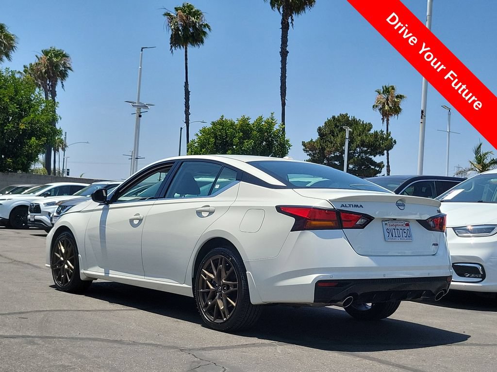 Used 2025 Nissan Altima 2.5 SR AWD/4WD image 2