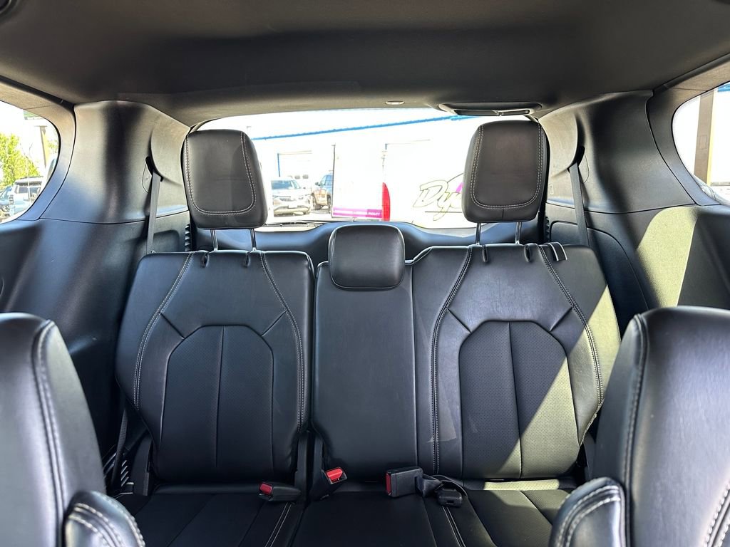 Used 2025 Chrysler Pacifica Select FWD image 8