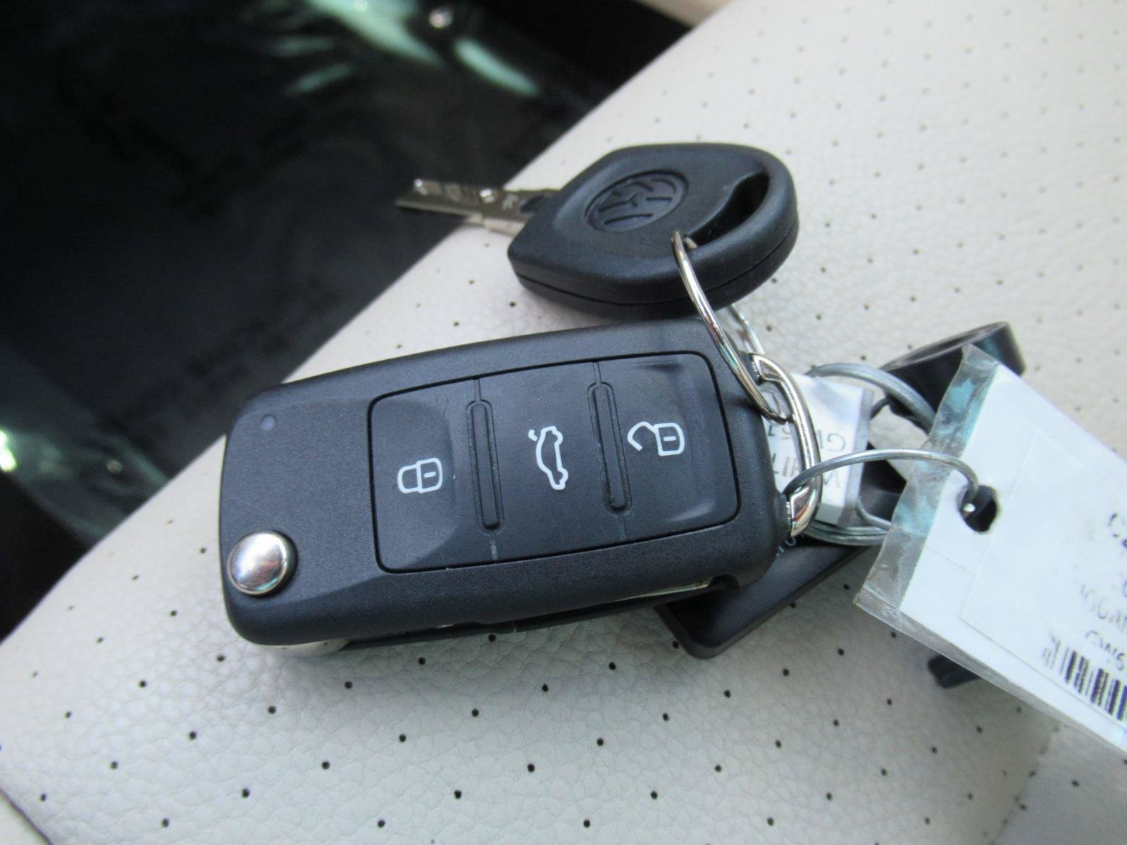 Used 2016 Volkswagen Tiguan R-Line FWD image 28