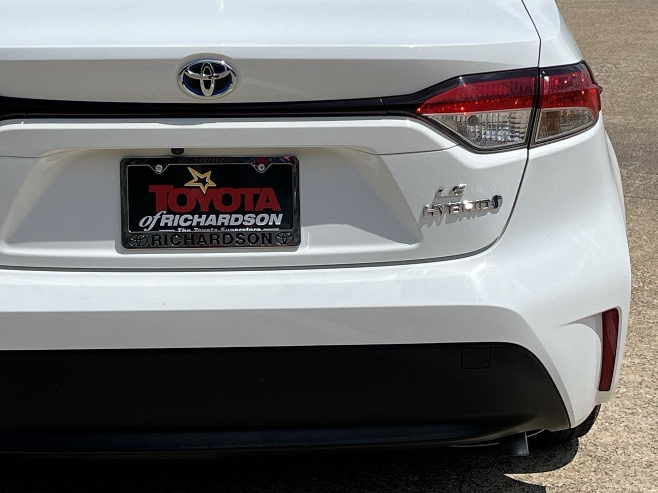 Used 2024 Toyota Corolla LE FWD image 6