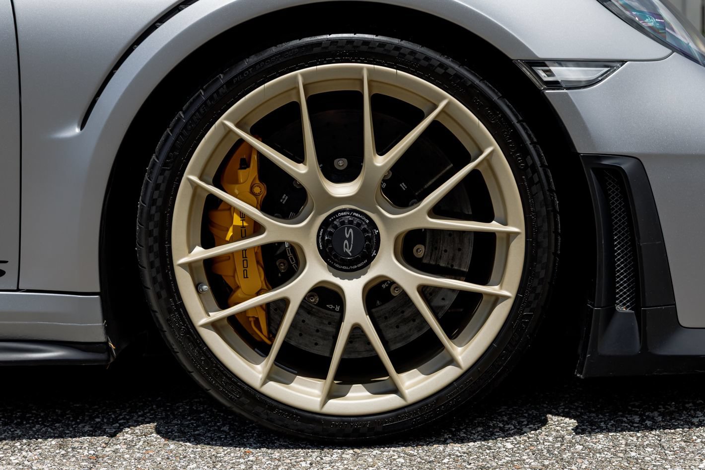 Used 2018 Porsche 911 GT2 RS w/ Weissach Package RWD image 17