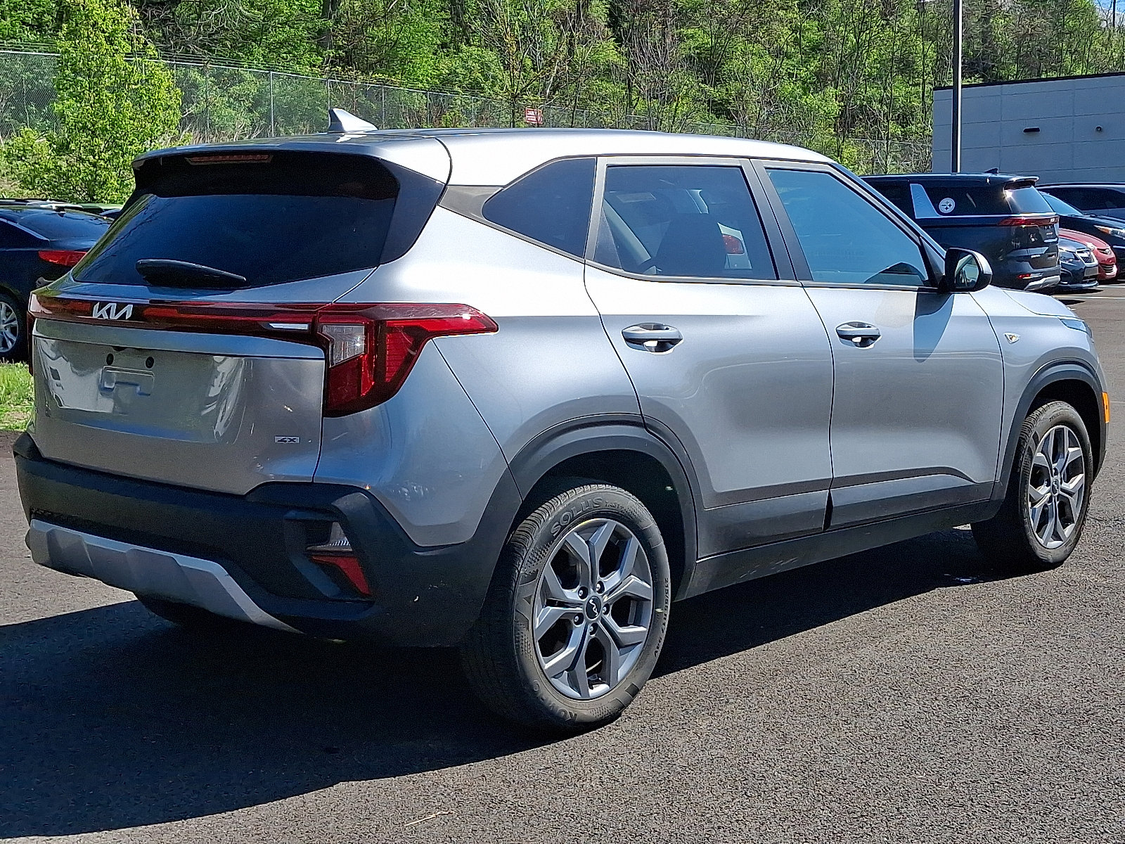 Used 2024 Kia Seltos LX AWD/4WD image 6