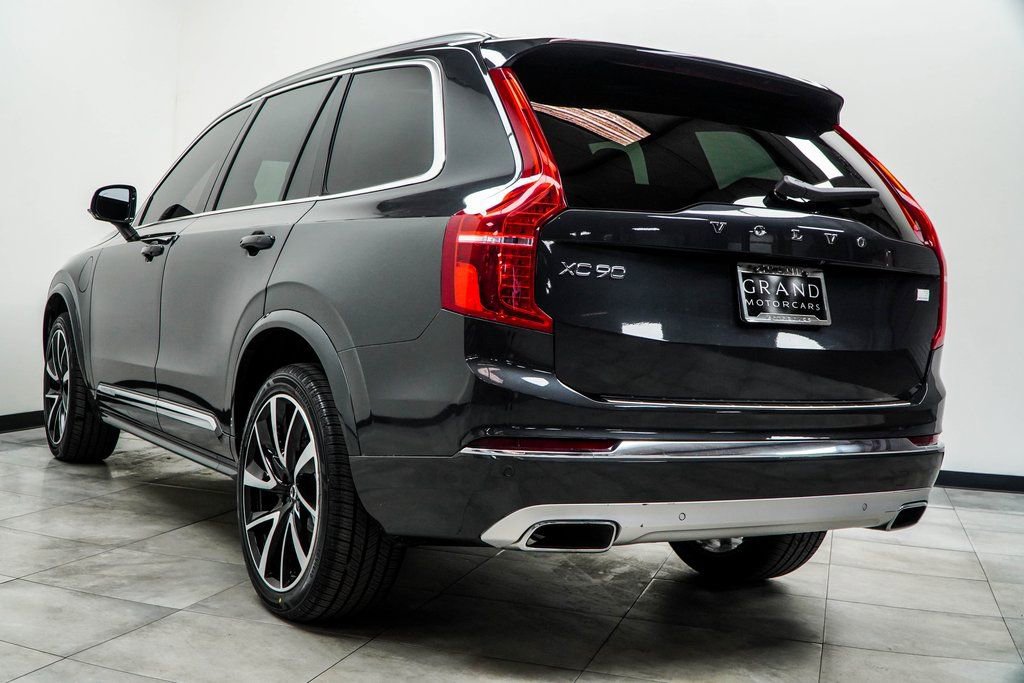 Used 2021 Volvo XC90 T8 Inscription Expression w/ Climate Package image 11