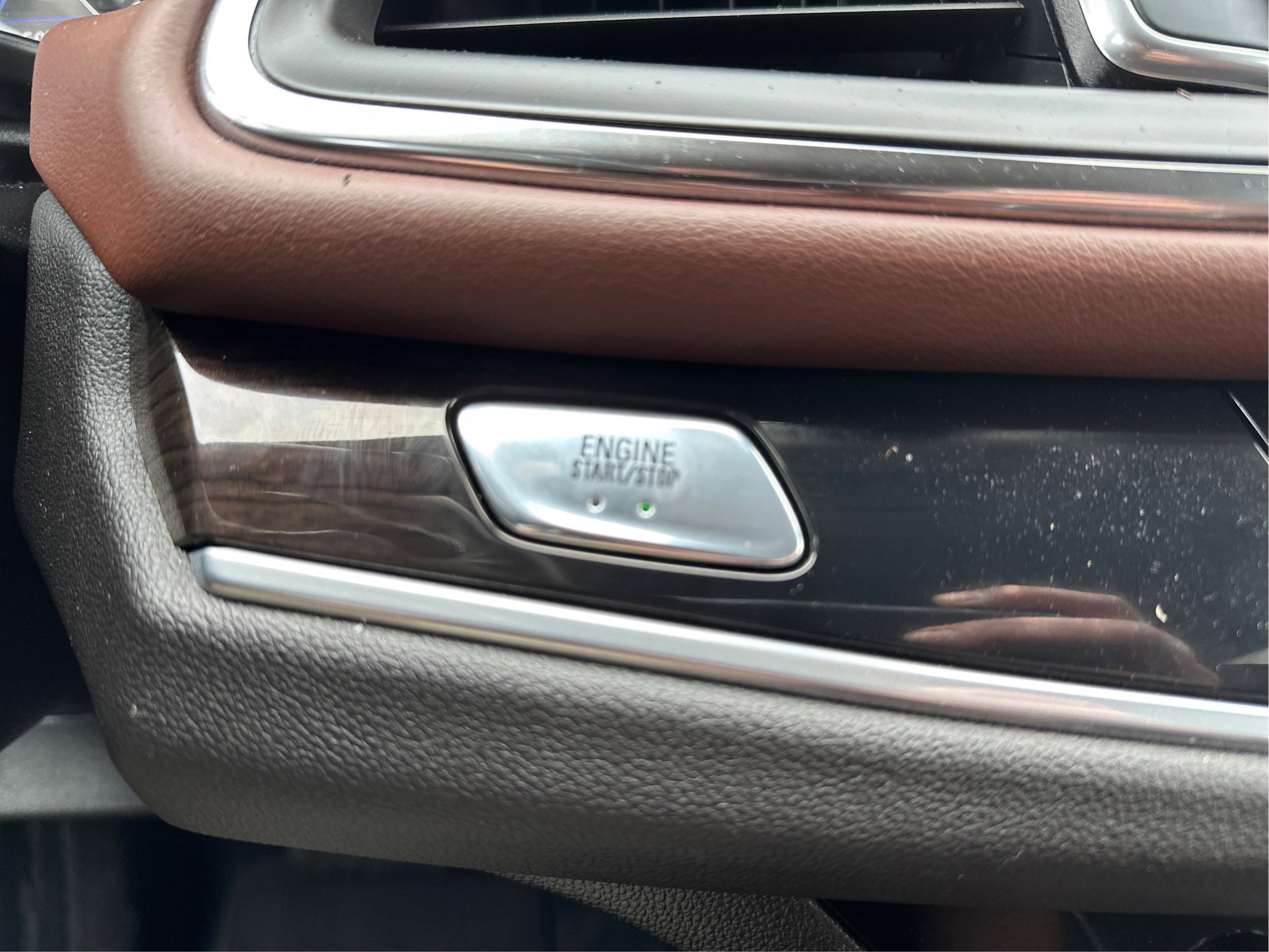 Used 2021 Buick Enclave Avenir w/ Avenir Technology Package AWD/4WD image 33