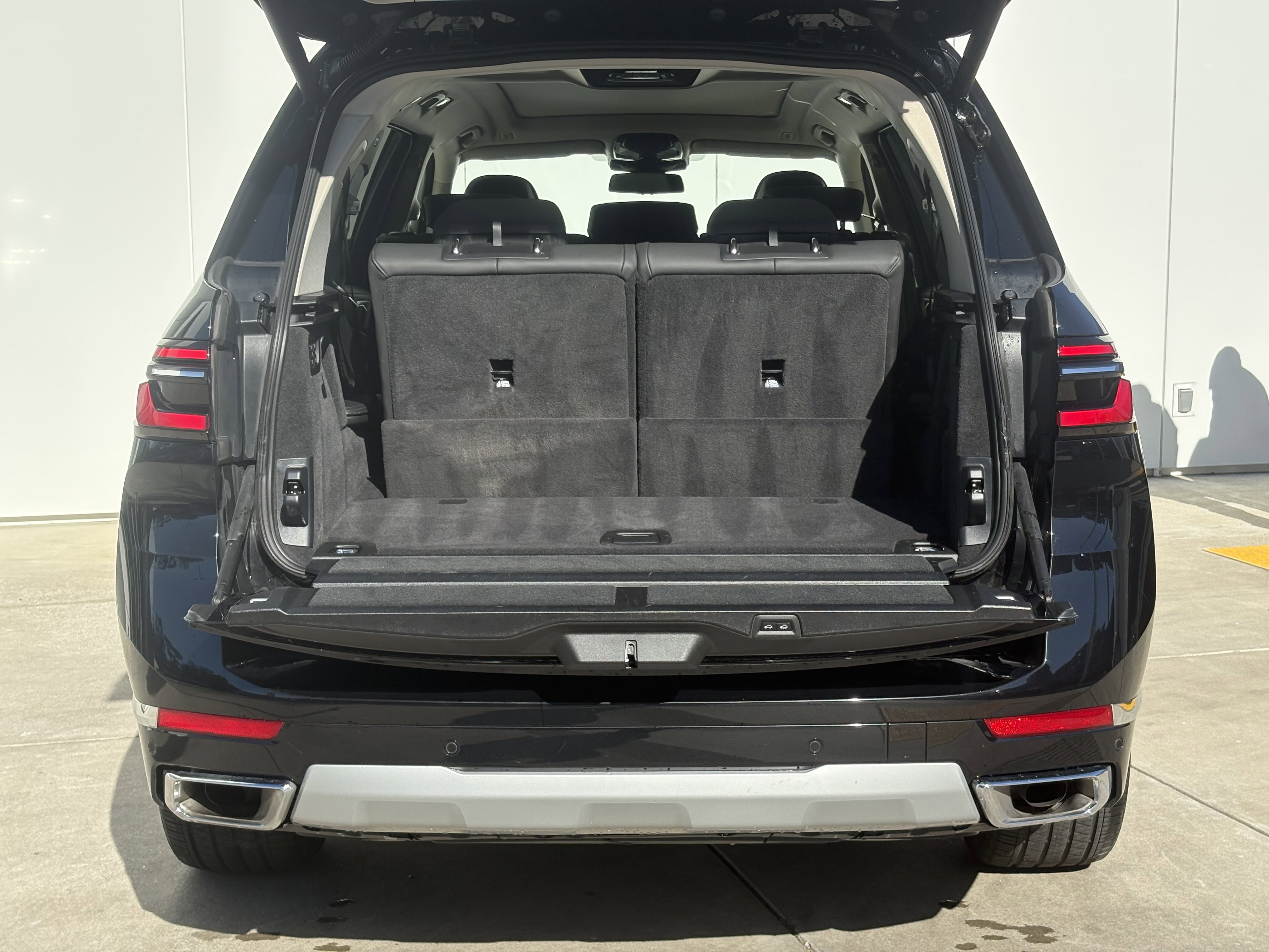 Used 2025 BMW X7 xDrive40i image 9