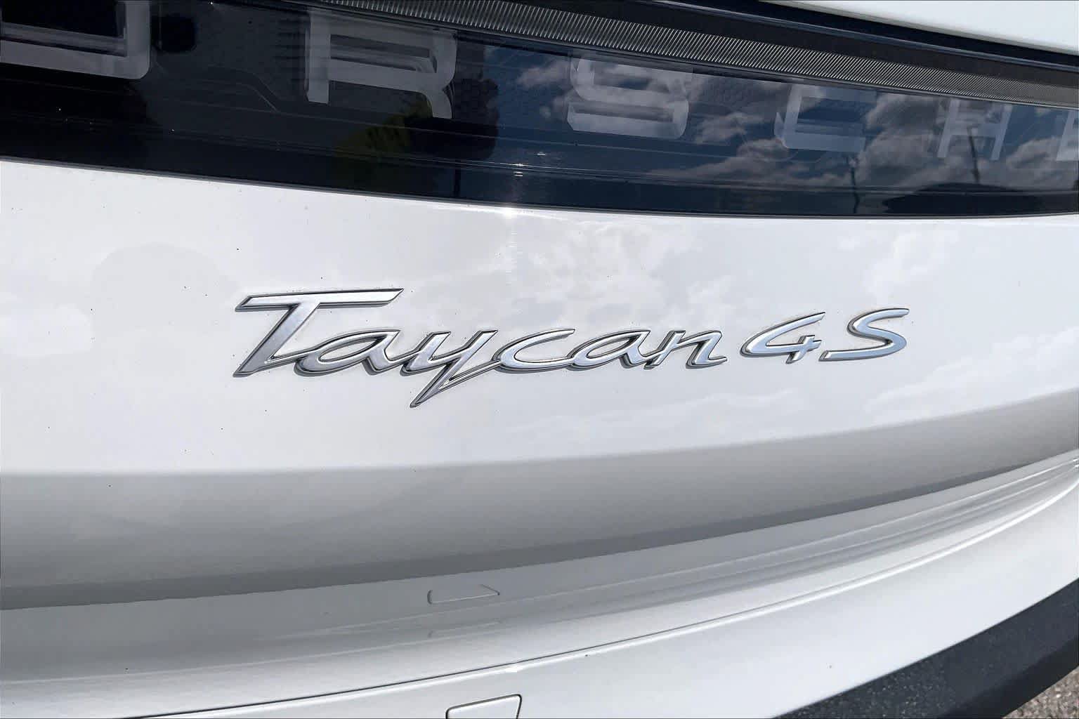 Used 2022 Porsche Taycan 4S AWD/4WD image 28
