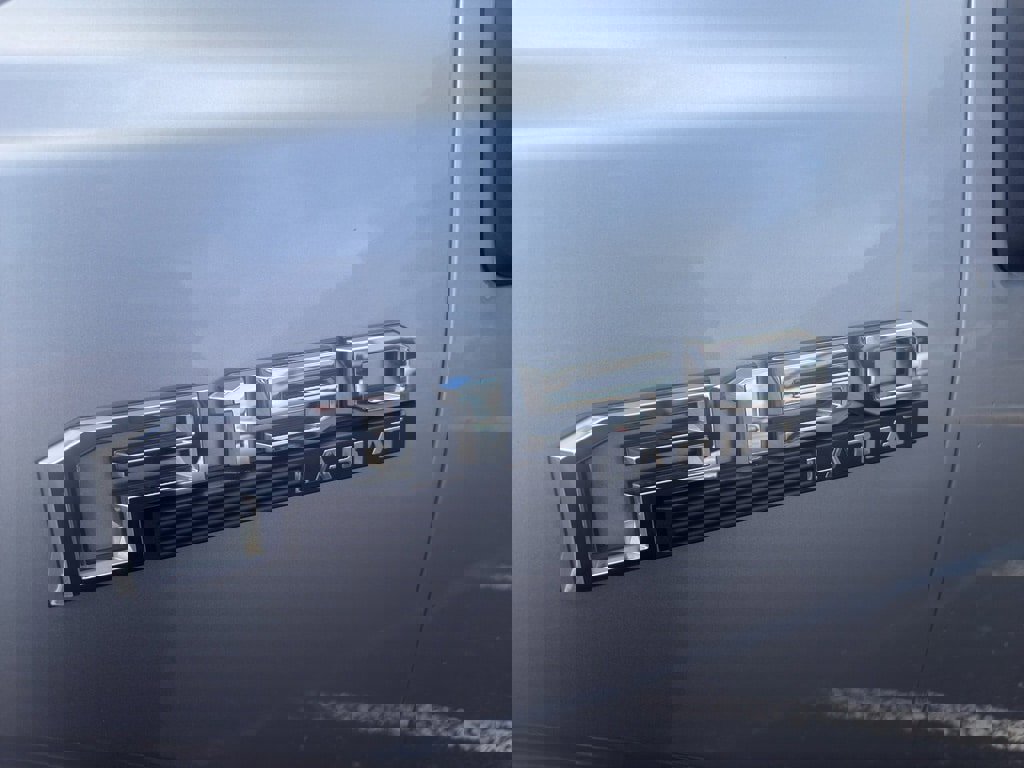 Used 2020 Ford F150 Lariat image 3