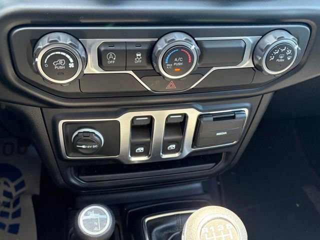 Used 2020 Jeep Wrangler Sport AWD/4WD image 21