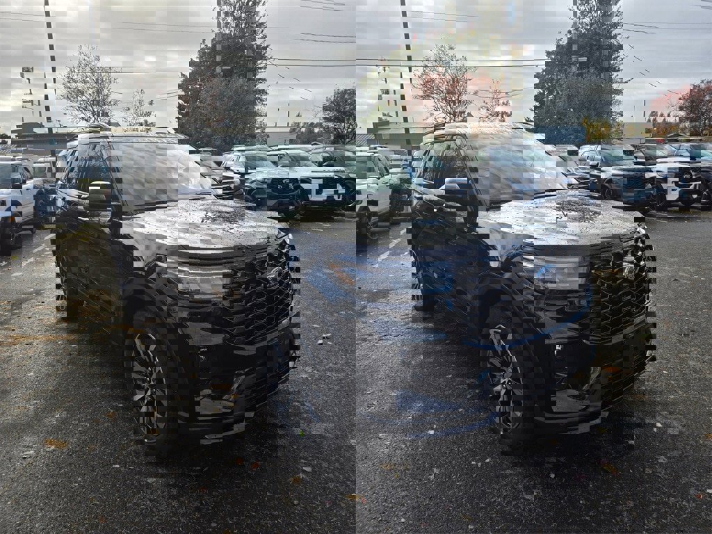 New 2026 Ford Explorer ST-Line image 3