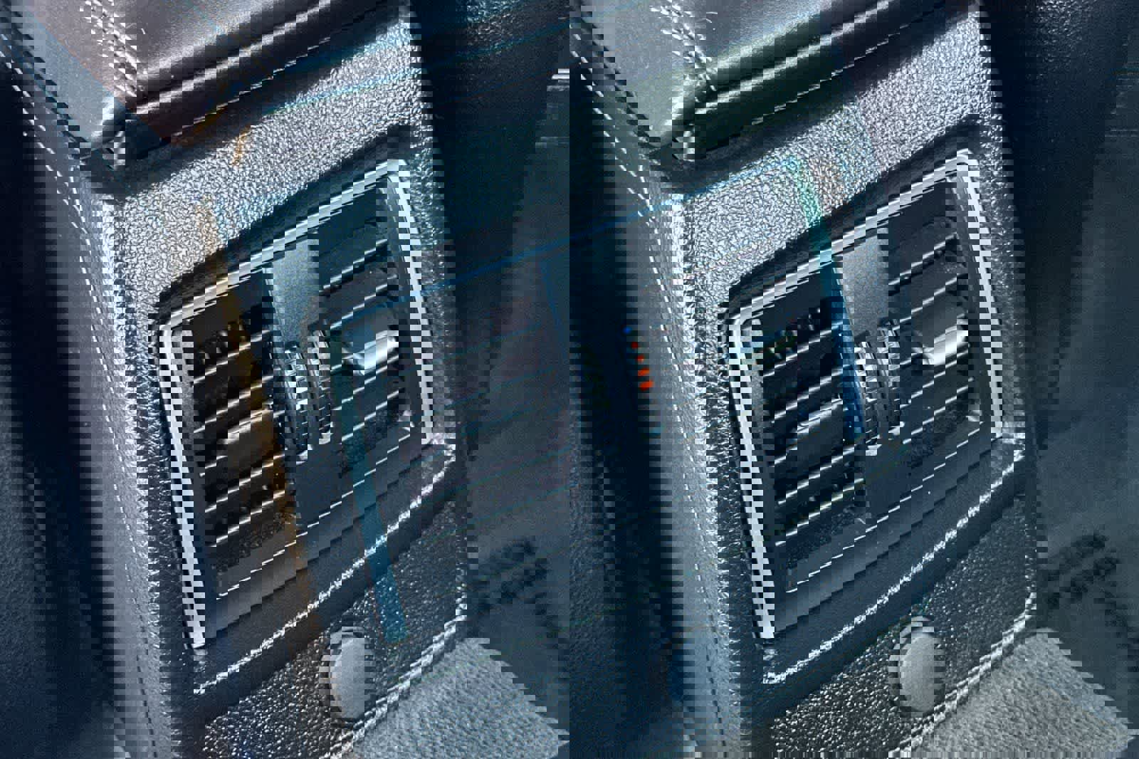 Used 2017 BMW M4 Convertible image 15