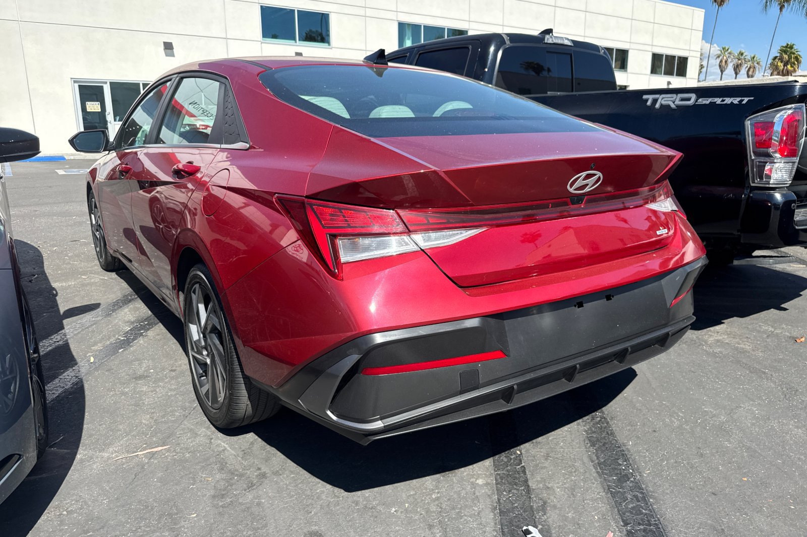 Used 2025 Hyundai Elantra Limited FWD image 6
