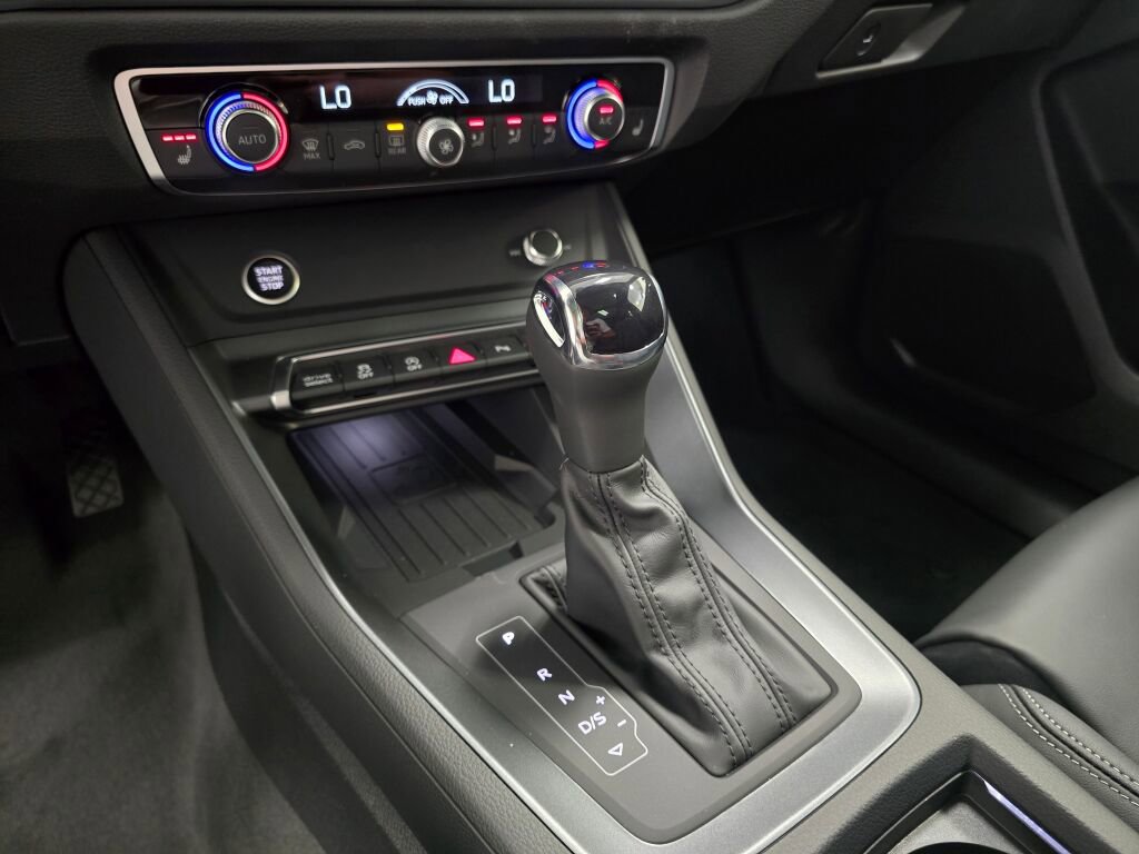 New 2025 Audi Q3 2.0T Premium image 16