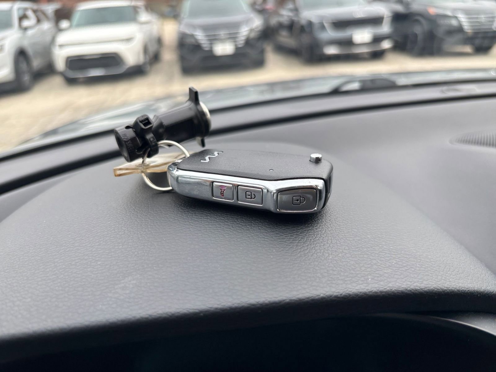 Used 2025 Kia Soul LX w/ LX Technology Package FWD image 21