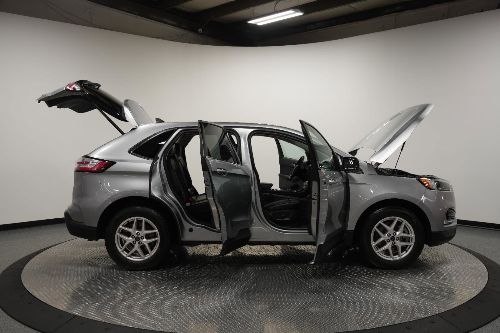 Used 2022 Ford Edge SEL w/ Convenience Package image 9