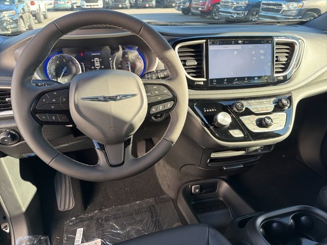 New 2026 Chrysler Pacifica Select image 10