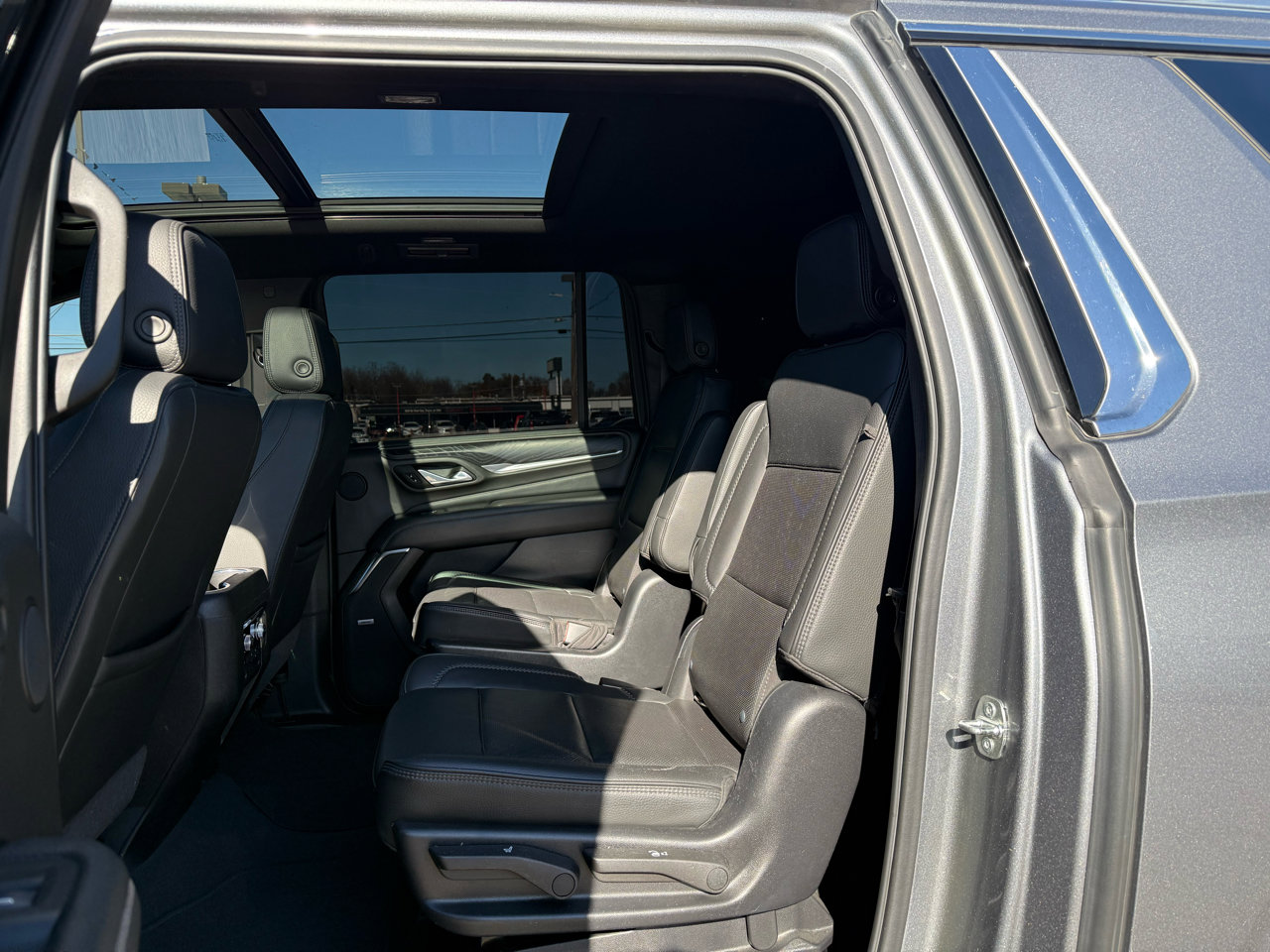 Used 2021 GMC Yukon XL Denali w/ Advanced Technology Package image 17